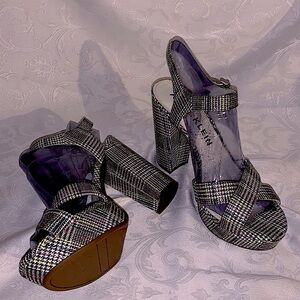 Anne Klein plaid platform shoes size 9M